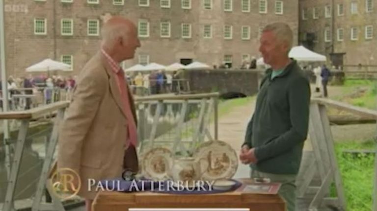 BBC Antiques Roadshow expert slaps five-figure value on painting by local artist over intriguing backstory